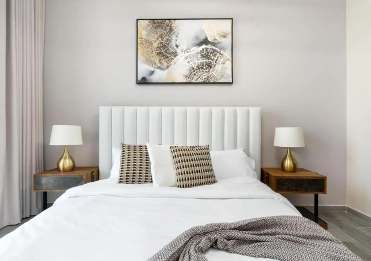 Apartment Chic 2Br Apt With Captivating City Views In Dubai By Vibel
