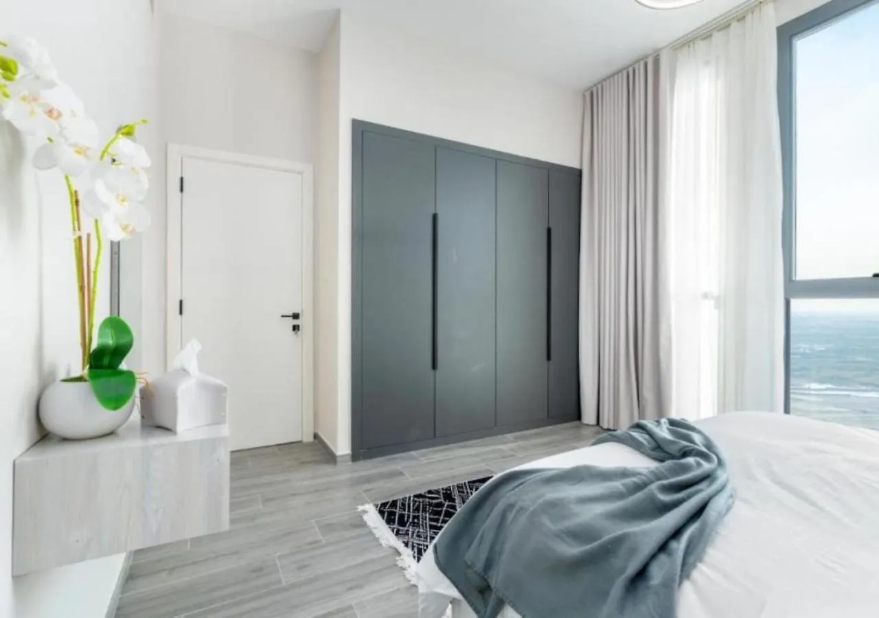 Apartment Chic 2Br Apt With Captivating City Views In Dubai By Vibel