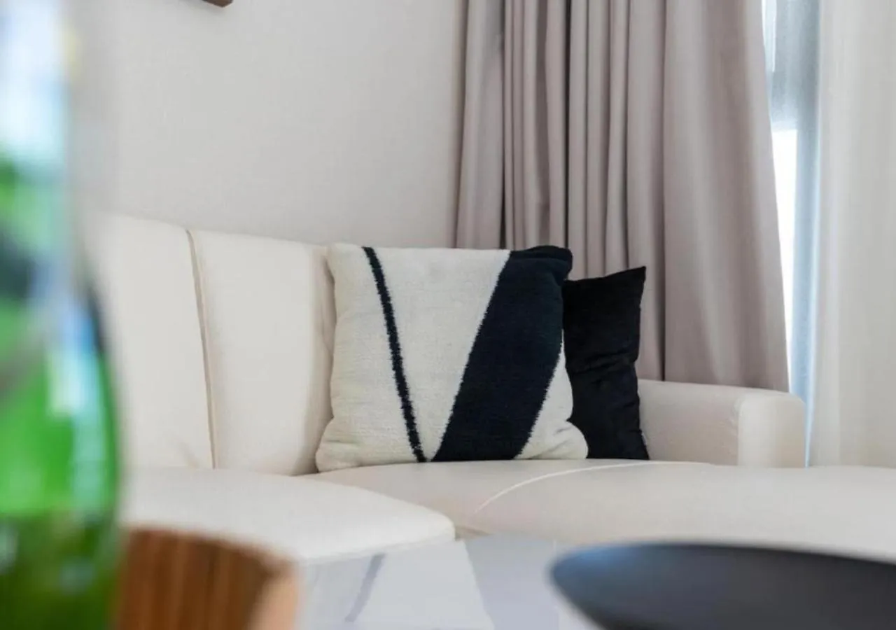 Apartment Chic 2Br Apt With Captivating City Views In Dubai By Vibel