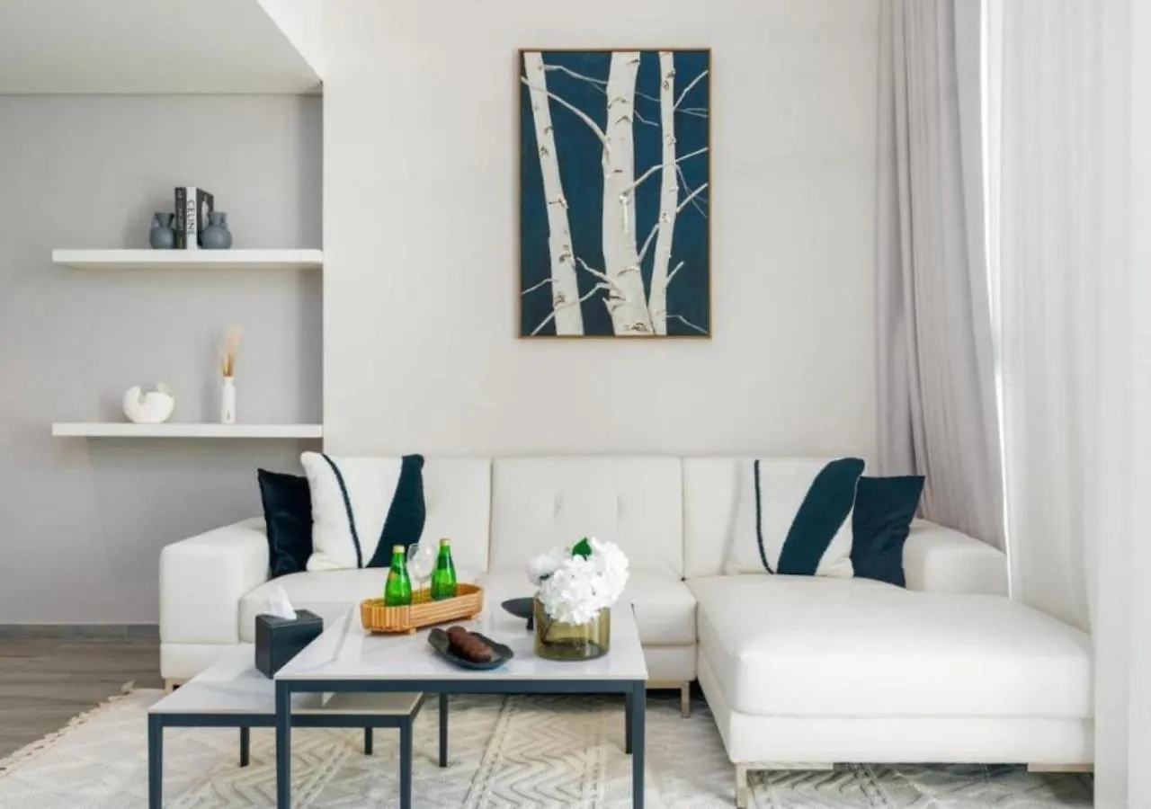 Apartment Chic 2Br Apt With Captivating City Views In Dubai By Vibel
