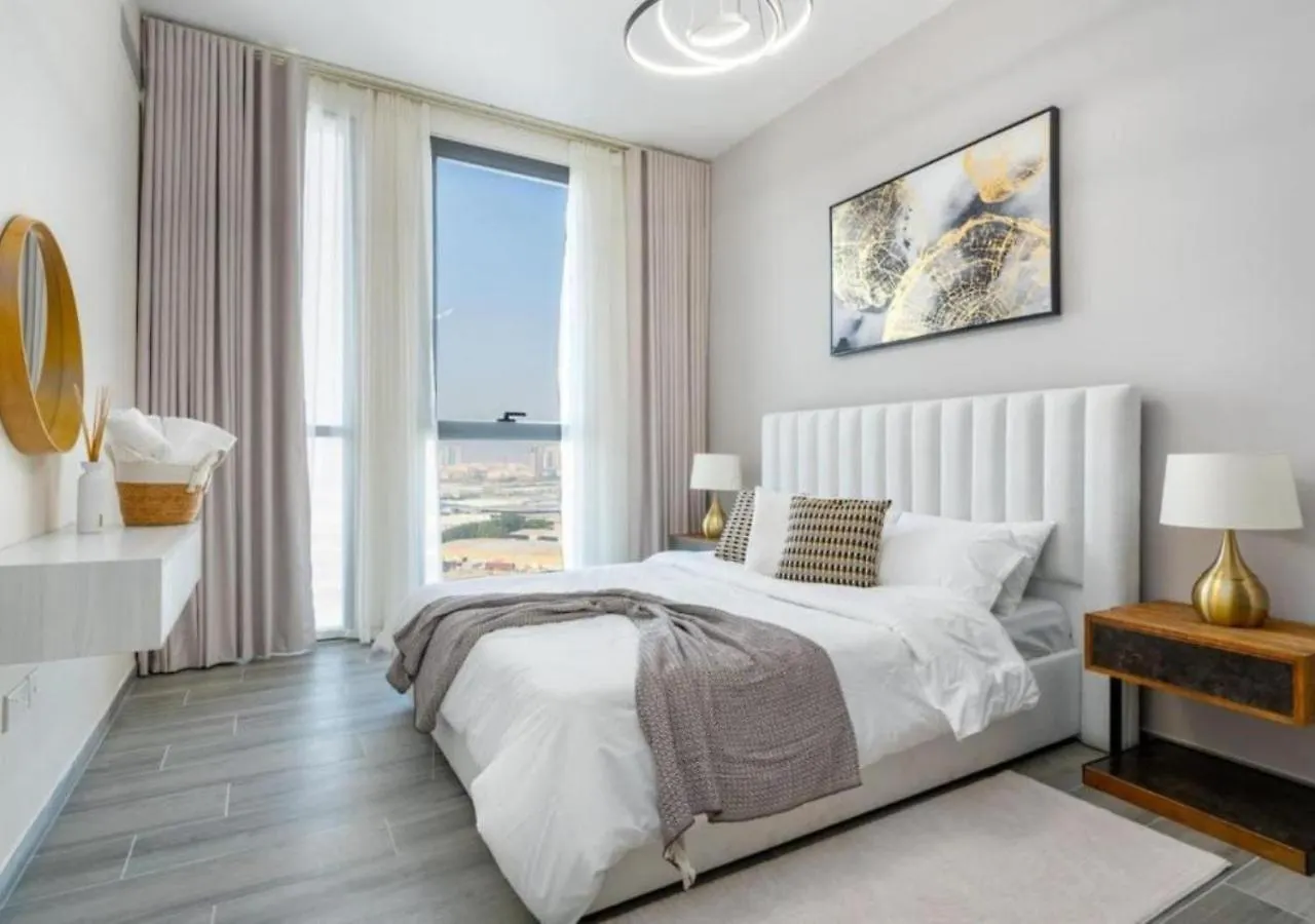 Chic 2Br Apt With Captivating City Views In Dubai By Vibel Apartment