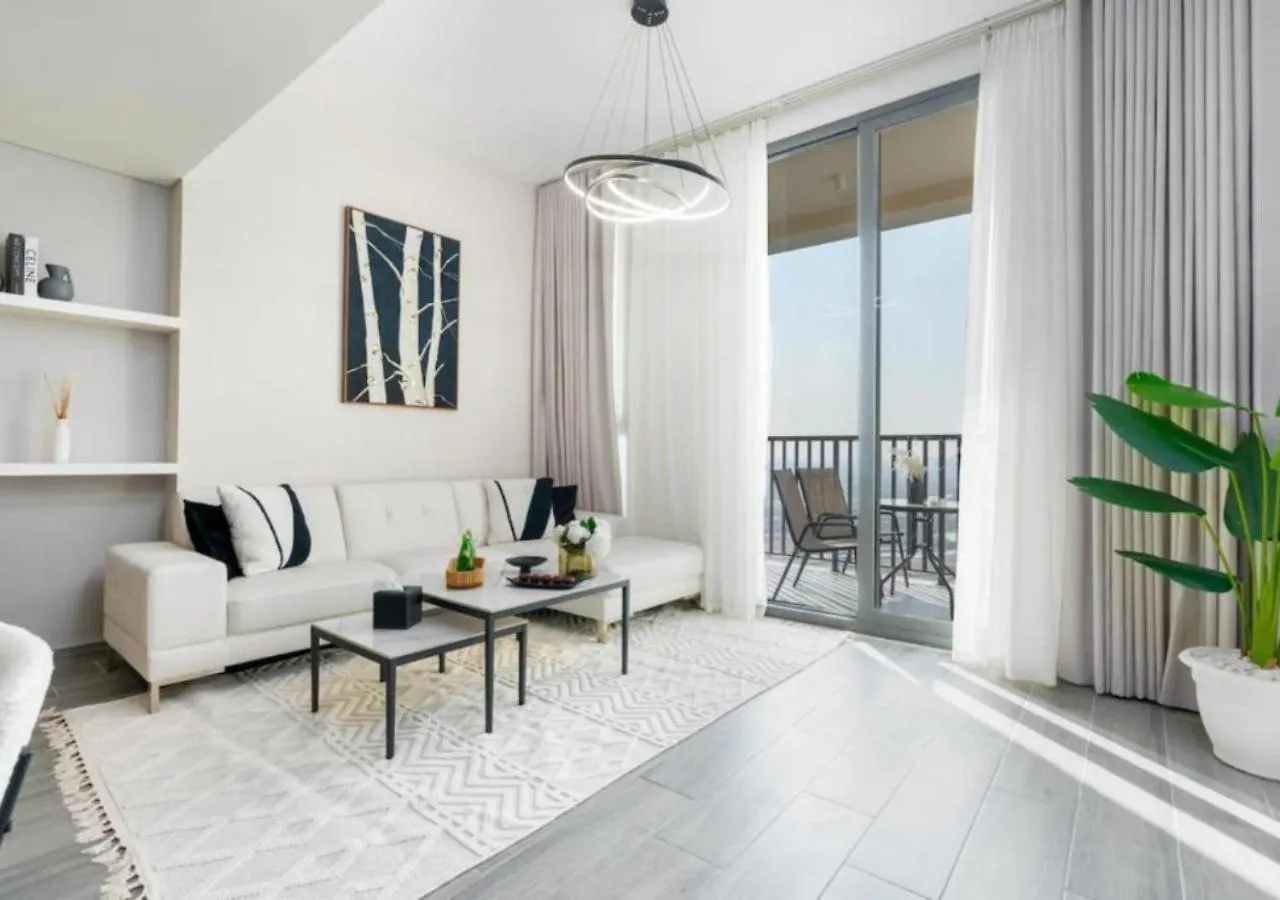 Chic 2Br Apt With Captivating City Views In Dubai By Vibel Apartment