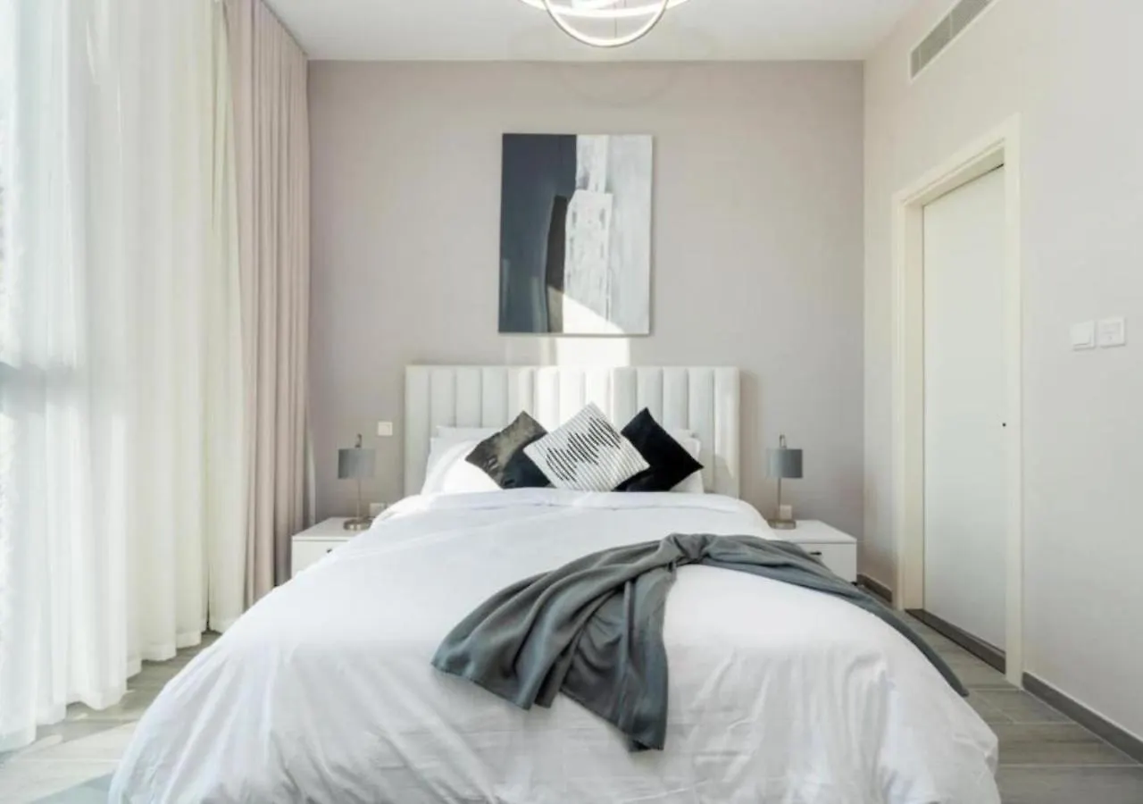 Chic 2Br Apt With Captivating City Views In Dubai By Vibel 0*,